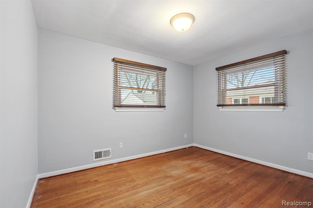 9369 CALIFORNIA Street, Livonia, MI 48150 — Photo 26