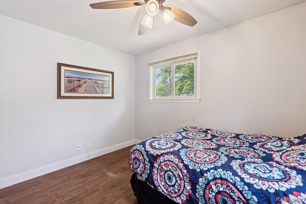 6279 Woodsdale Drive, Grand Blanc, MI 48439 — Photo 20