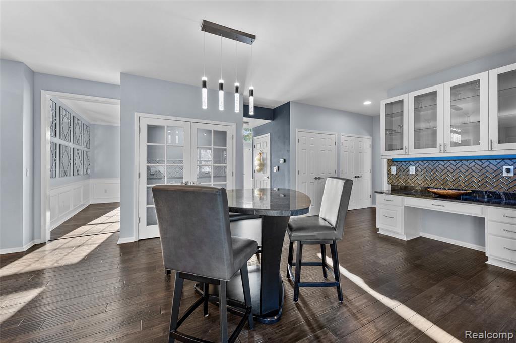 4476 Woodcliff Court, Rochester, MI 48306 — Photo 17