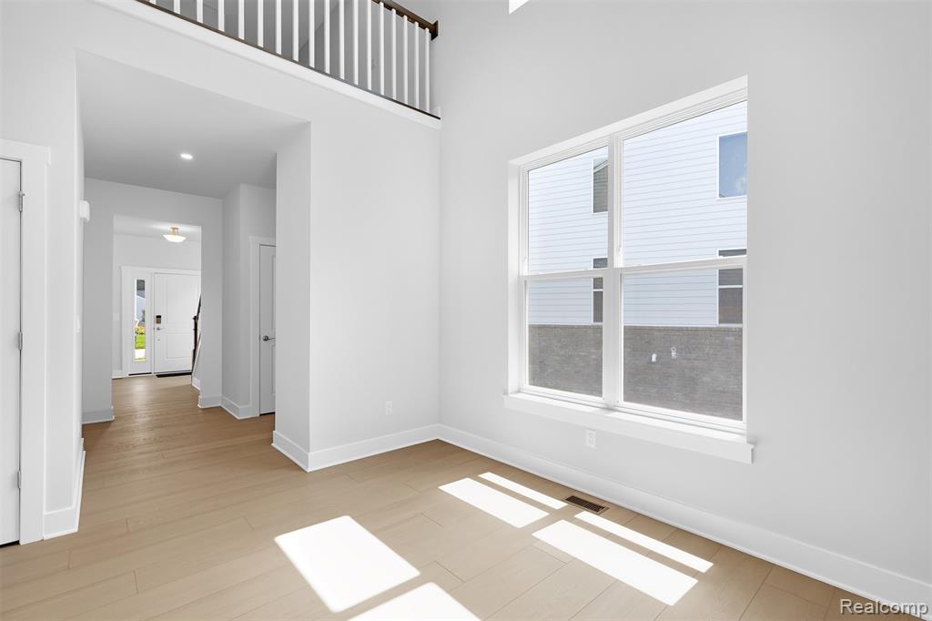 5342 TRAIL VISTA Drive, West Bloomfield, MI 48323 — Photo 9