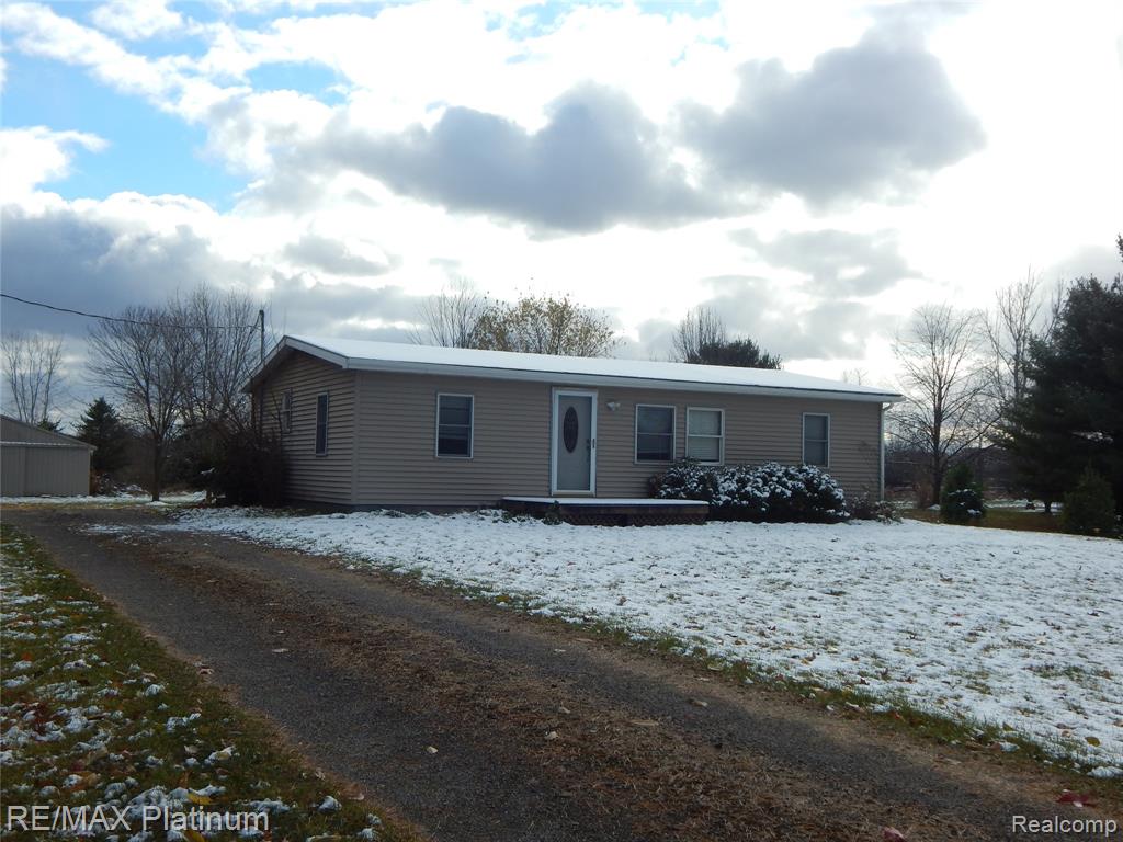 10321 E Lovejoy Road, Perry, MI 48872 — Photo 2