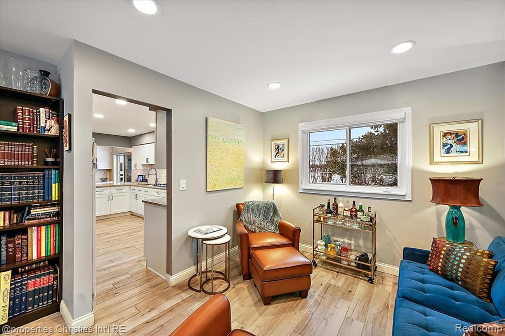 26010 Marlowe Place, Oak Park, MI 48237 — Photo 20