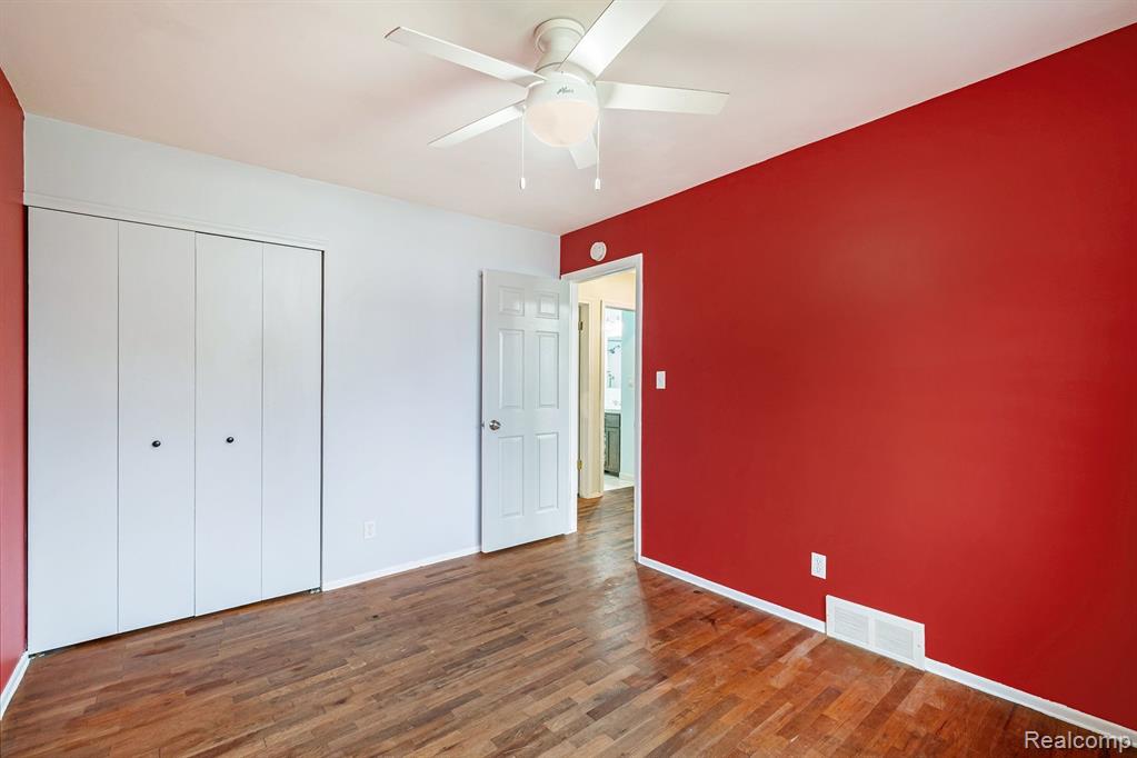 9119 CHESTERFIELD Drive, Swartz Creek, MI 48473 — Photo 14