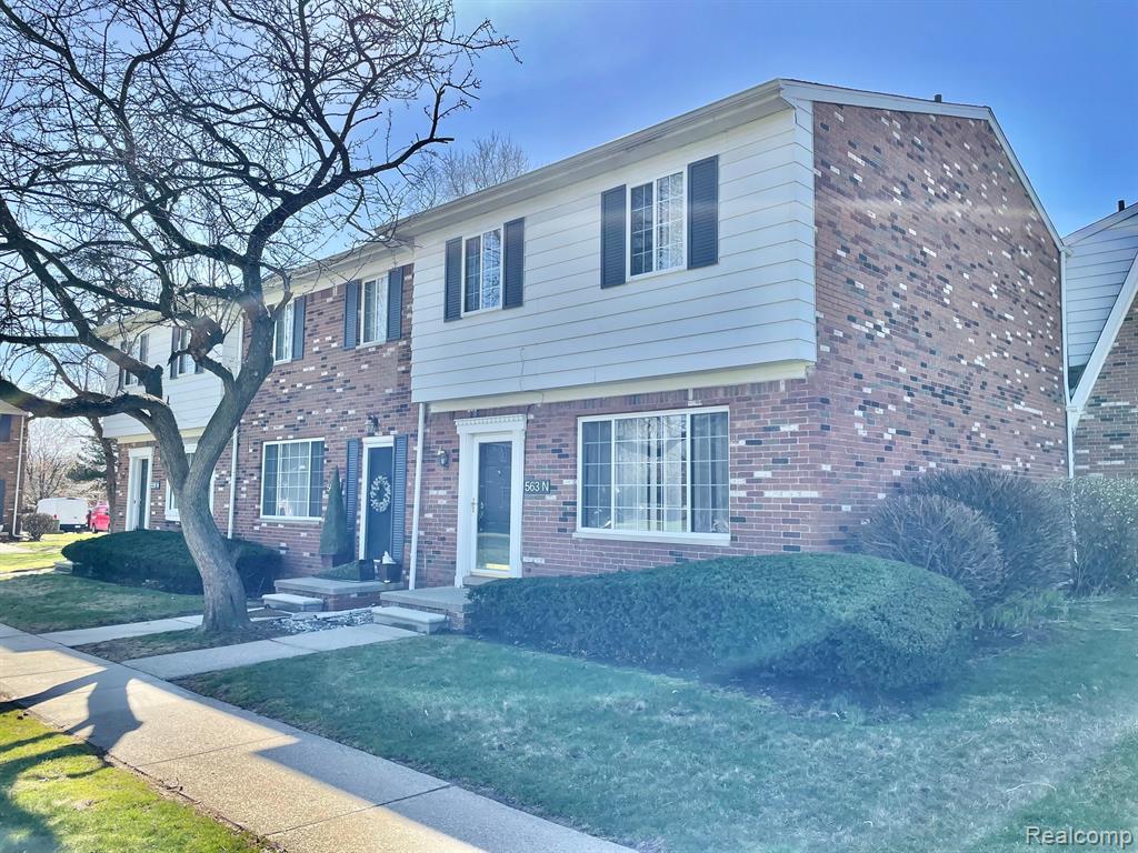 563 FOX HILLS Drive N, Bloomfield Hills, MI 48304 — Photo 2