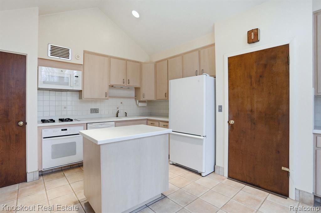 7301 W Ronrick Place, Frankenmuth, MI 48734 — Photo 16