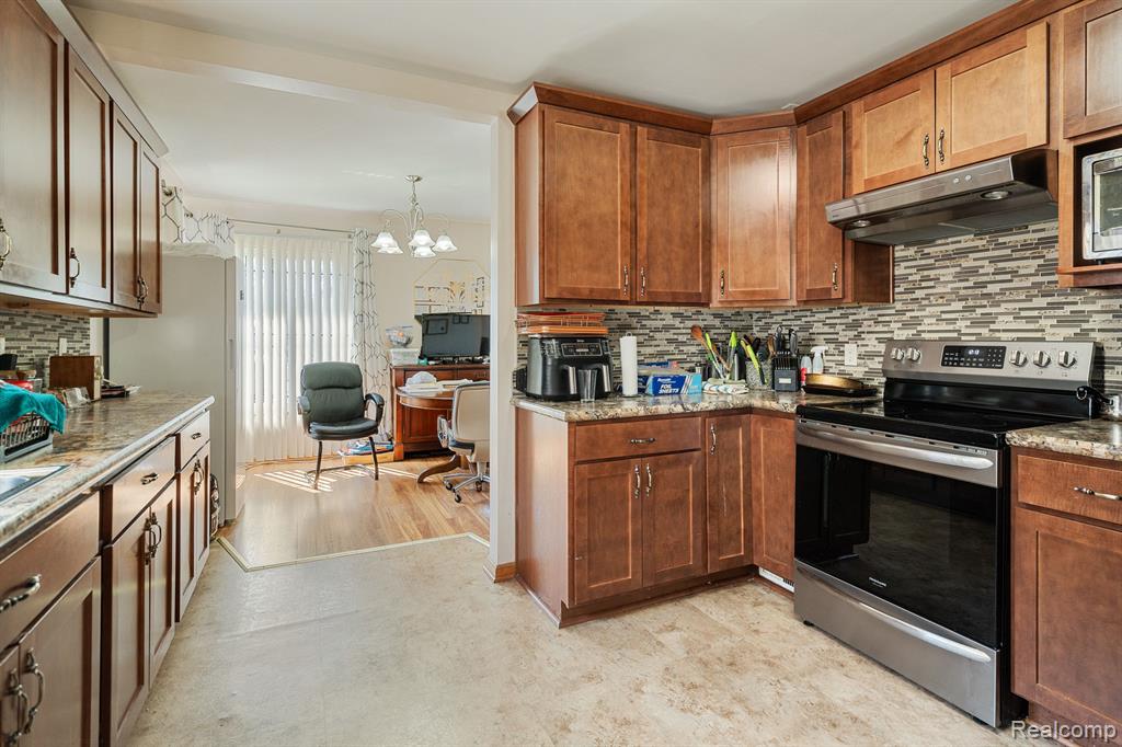 4279 E OUTER Drive, Detroit, MI 48234 — Photo 15
