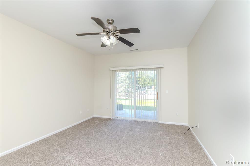8106 CHESAPEAKE Circle, Walled Lake, MI 48390 — Photo 27