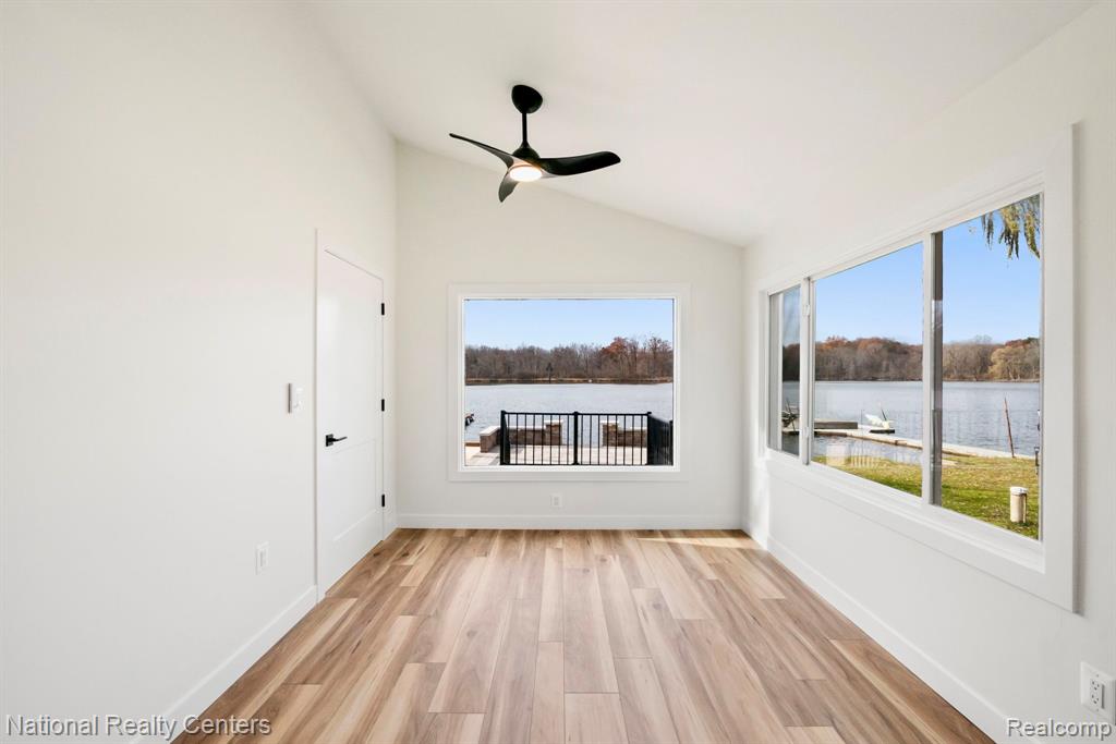 12123 Kirby Lane, South Lyon, MI 48178 — Photo 31