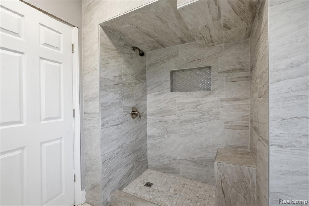 16614 Sunderland Road, Detroit, MI 48219 — Photo 15