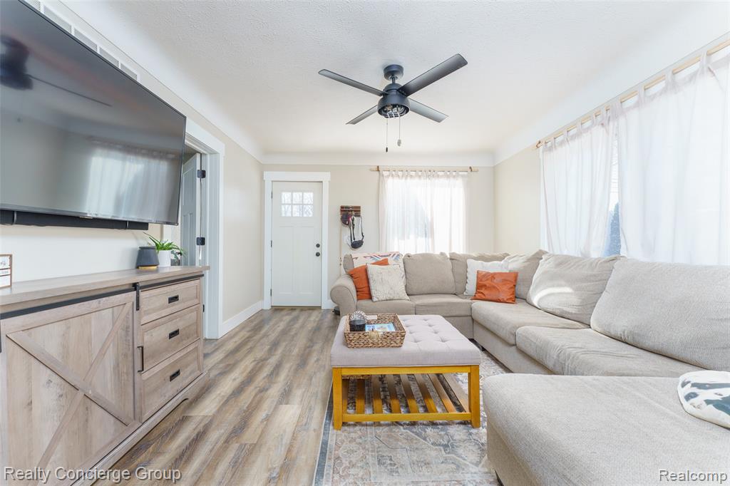 104 W John Street, Durand, MI 48429 — Photo 10