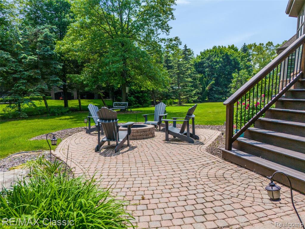 18438 Clairmont Circle E, Northville, MI 48168 — Photo 76