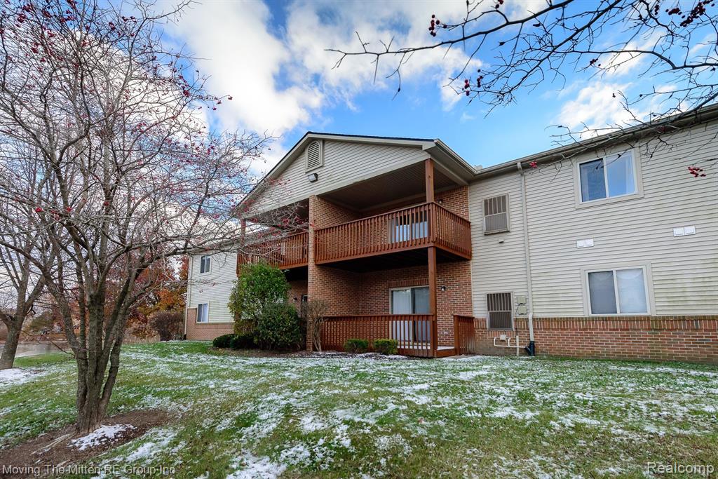 9635 WILDFLOWER Court, Van Buren, MI 48111 — Photo 24