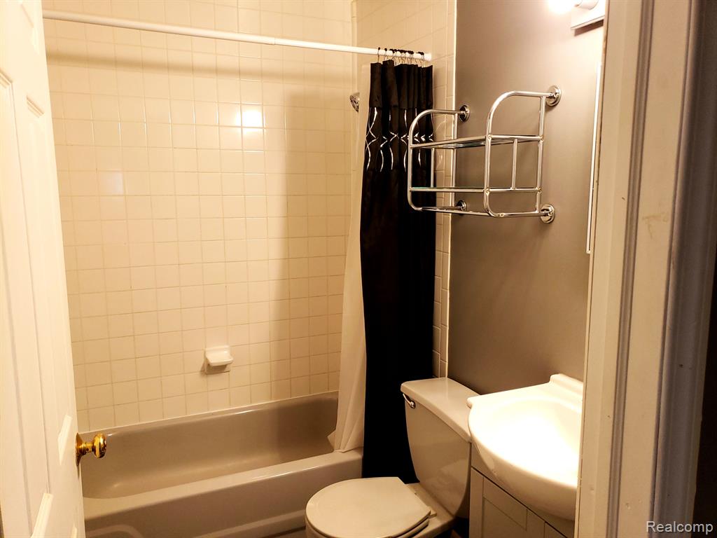 6849 LOZIER Avenue, Warren, MI 48091 — Photo 16