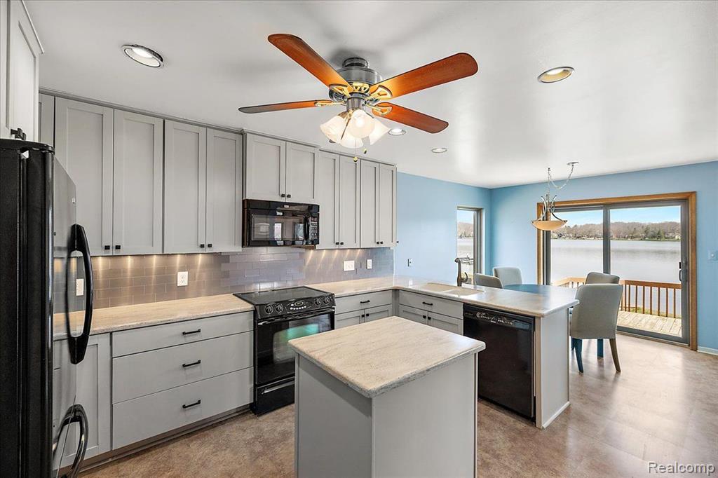 7322 MACEDAY LAKE Road, Waterford, MI 48329 — Photo 13