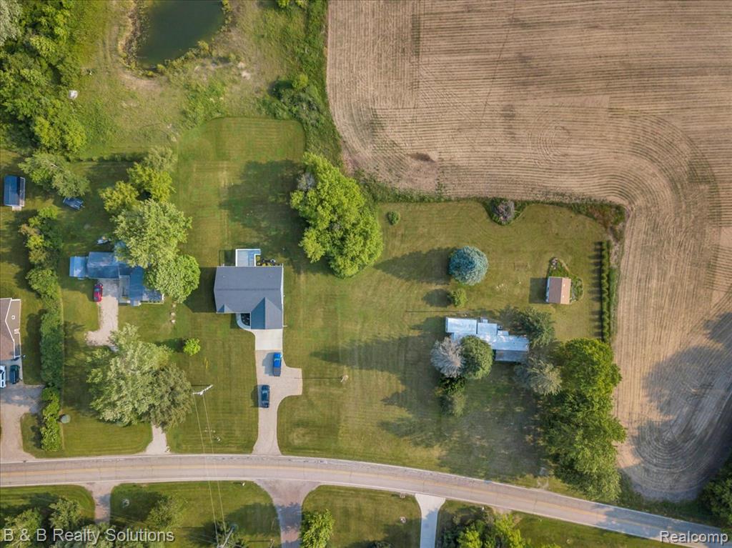 437 Angle Road, Lapeer, MI 48446 — Photo 37