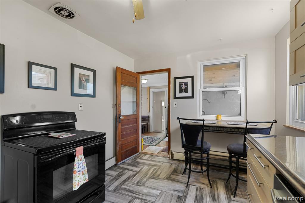 47978 Jefferson Avenue, Chesterfield, MI 48047 — Photo 20