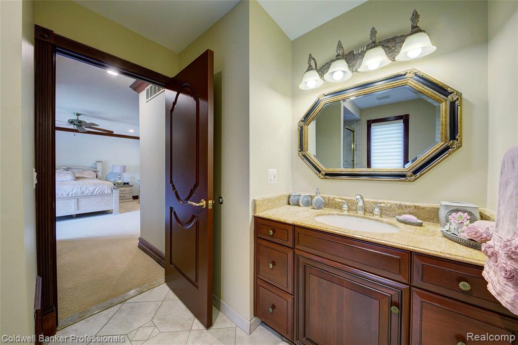 4546 Forest Edge Lane, West Bloomfield, MI 48323 — Photo 51