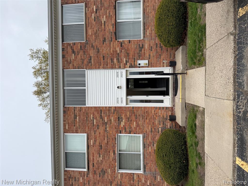 29276 Hoover Road, 276, Warren, MI 48093