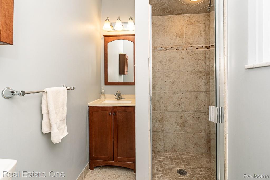 53216 Bruce Hill Drive, Shelby Twp, MI 48316 — Photo 17