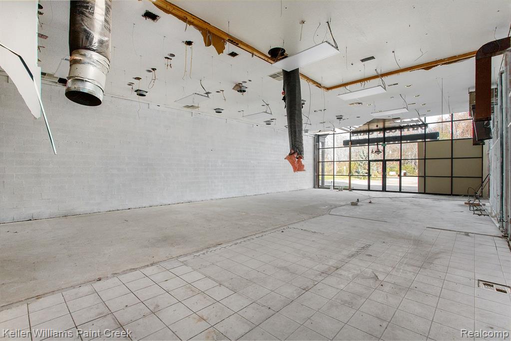 5030 E COLDWATER Road, Flint, MI 48506 — Photo 14