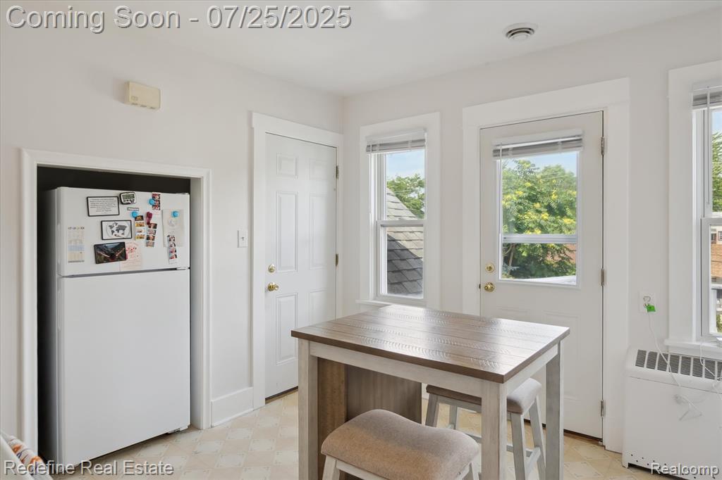 566 Poplar Street, Wyandotte, MI 48192 — Photo 8