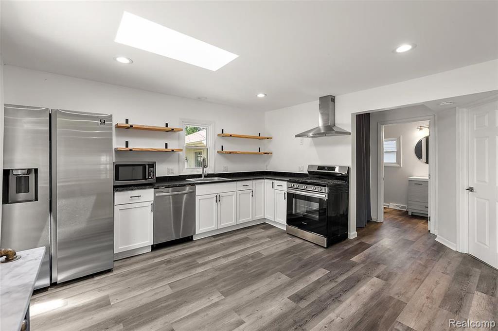 433 CHERRY Drive, Troy, MI 48083 — Photo 9