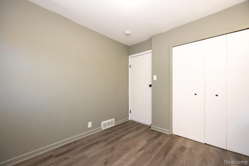 128 W Muir Avenue, Hazel Park, MI 48030 — Photo 22