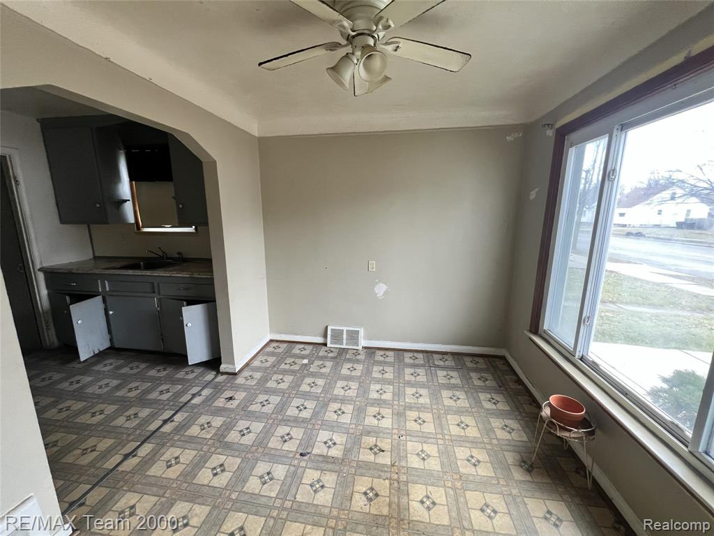 6760 Evergreen Avenue, Detroit, MI 48228 — Photo 5