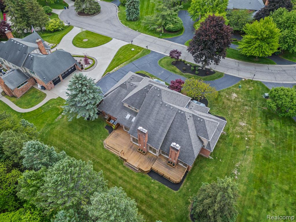 4932 SUSANS Way, Bloomfield Hills, MI 48302 — Photo 45