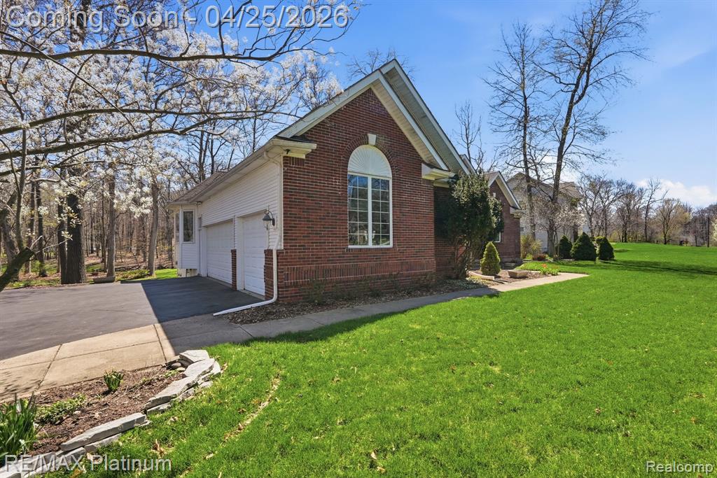 7548 Elmbrooke Way, Brighton, MI 48116 — Photo 44