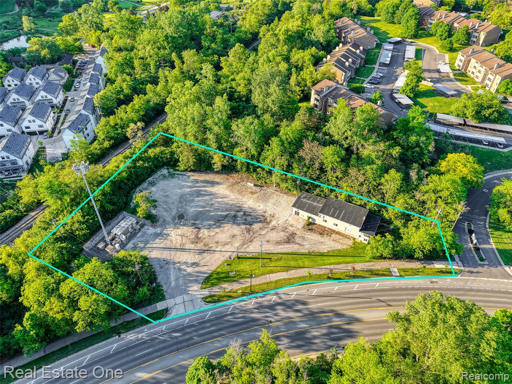 1621 Plymouth Road - Photo 4