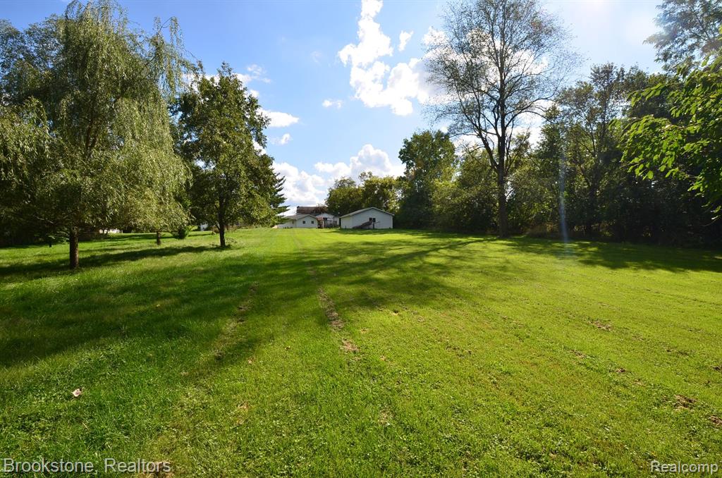 10083 HEGEL Road, Goodrich Vlg, MI — Photo 2