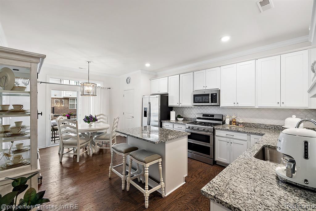 49521 LANTERN Way, 45, Canton, MI 48188 — Photo 5