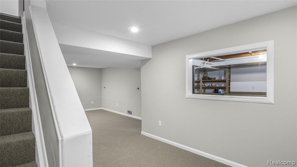 7113 Elmhurst, West Bloomfield, MI — Photo 36