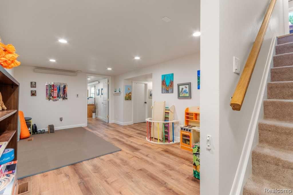 369 LARKSPUR Street, Ann Arbor, MI 48105 — Photo 23