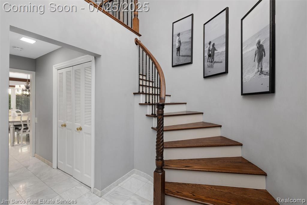 753 Perrien Place, Grosse Pointe Woods, MI 48236 — Photo 4