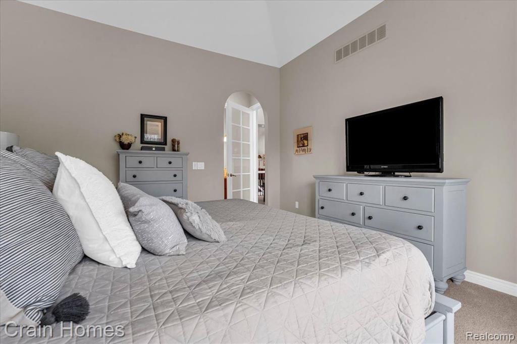 5808 KNOB HILL Circle, Clarkston, MI 48348 — Photo 15