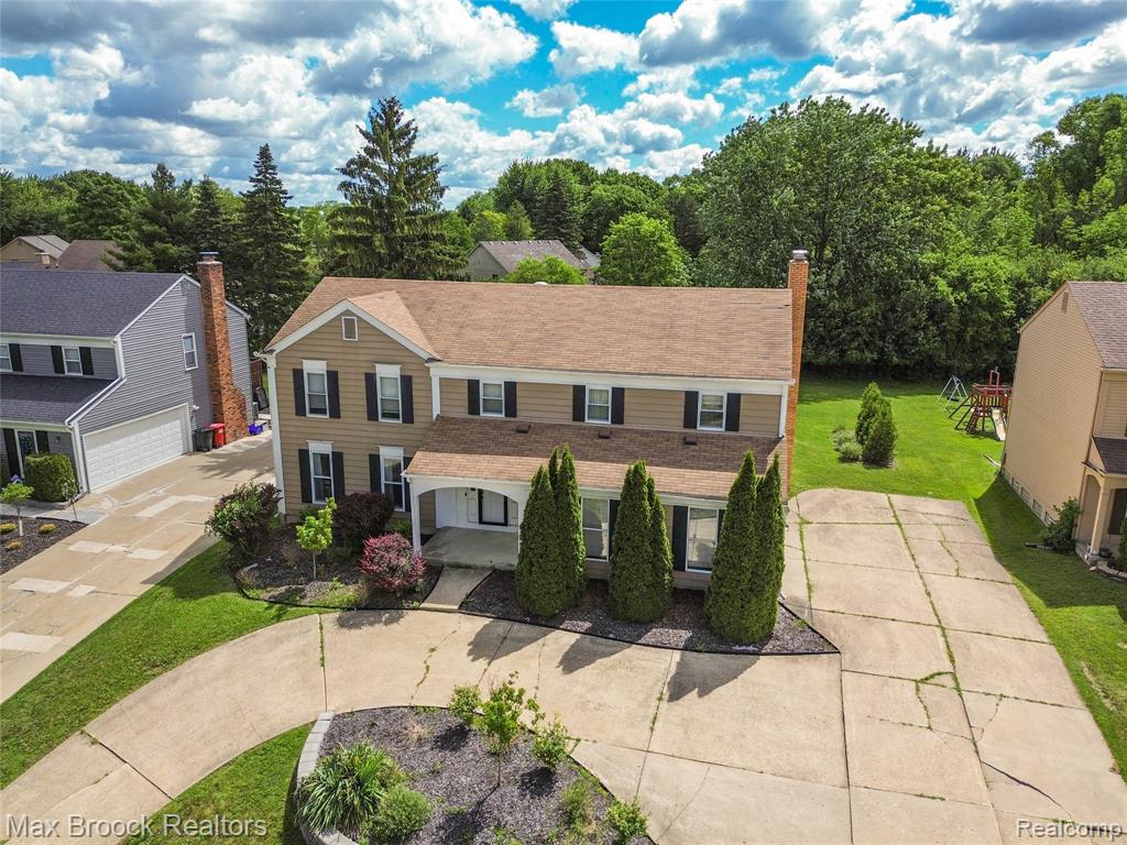 5484 Kingsfield Drive, West Bloomfield, MI — front exterior