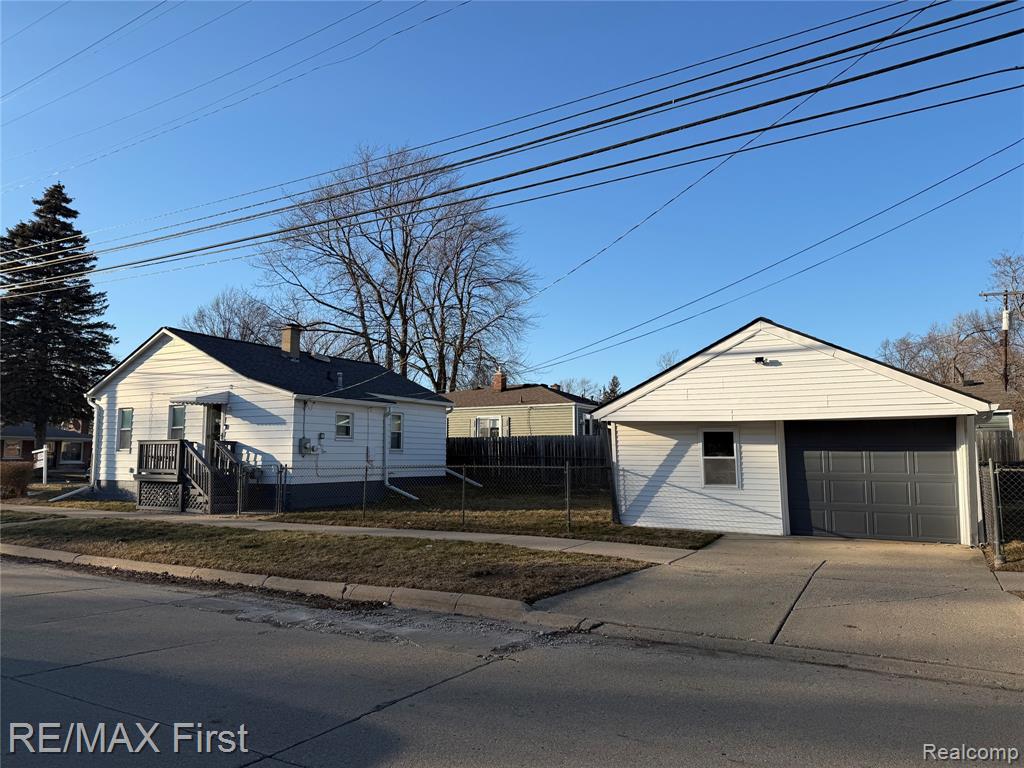 27304 Delton, Madison Heights, MI 48071 — Photo 2