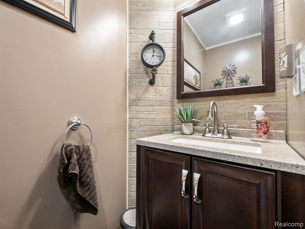 3287 POND RIDGE Drive, Holly, MI 48442 — Photo 15