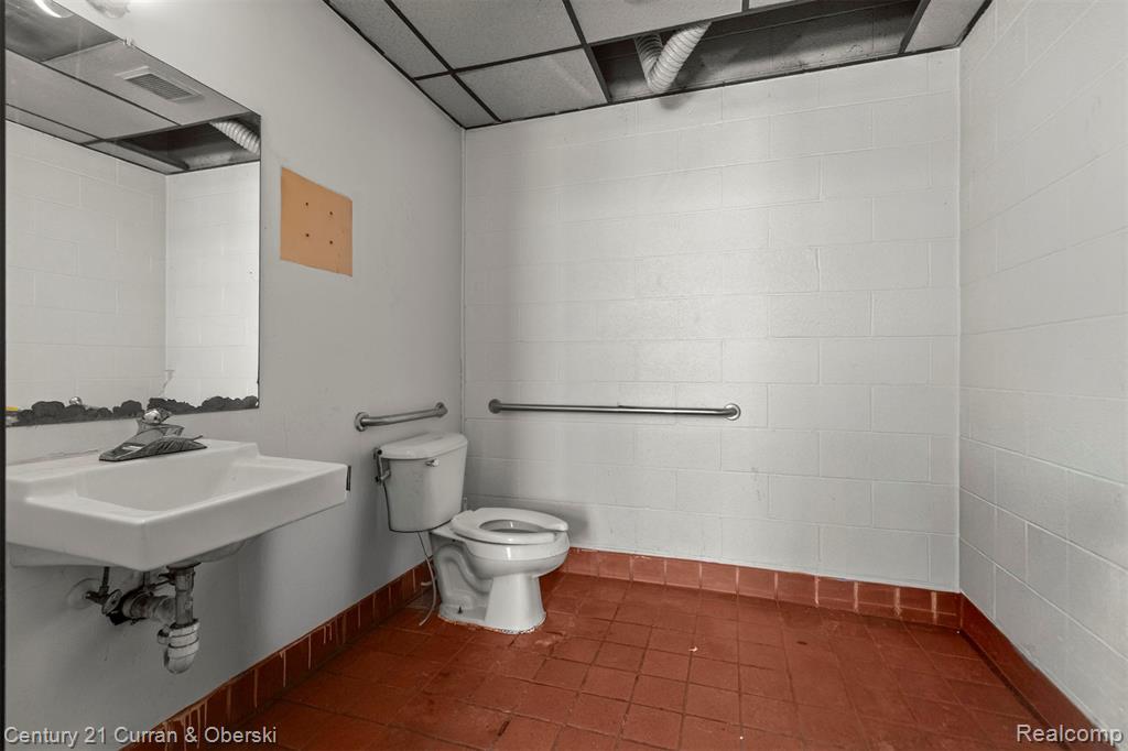 7417 W 8 Mile Road, Detroit, MI 48221 — Photo 26