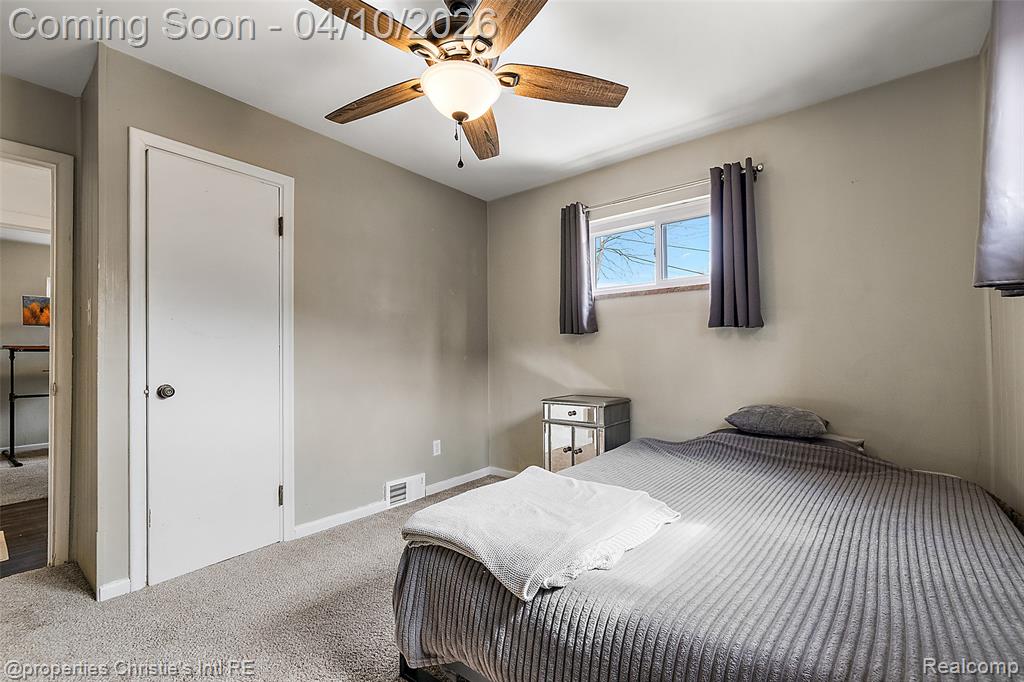 24658 Roanoke Avenue, Oak Park, MI 48237 — Photo 22