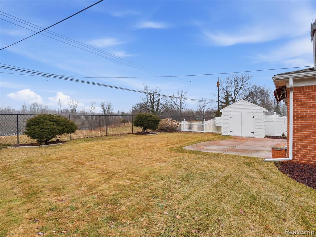 7697 Carrousel Boulevard, Westland, MI — Photo 45