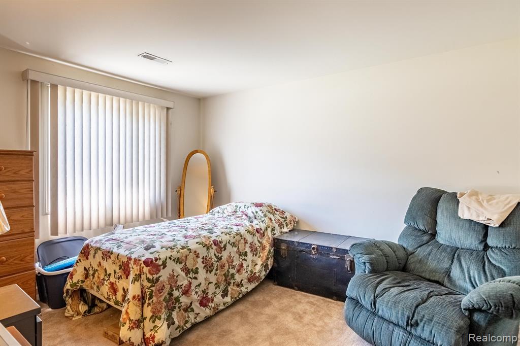 16233 TERRACE VILLAGE Drive, Taylor, MI 48180 — Photo 17