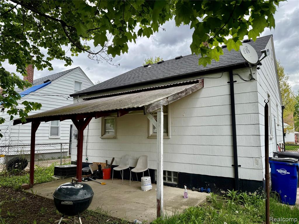 7313 Grandville Avenue, Detroit, MI 48228 — Photo 24
