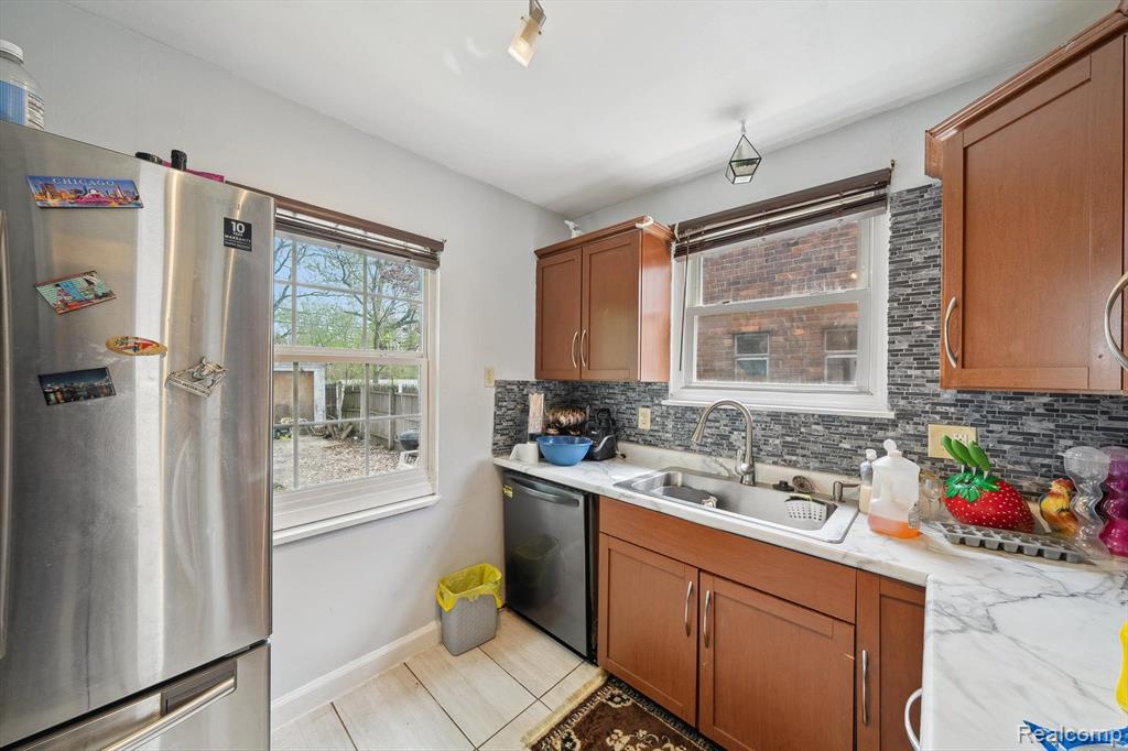15032 SNOWDEN Street, Detroit, MI 48227 — Photo 9