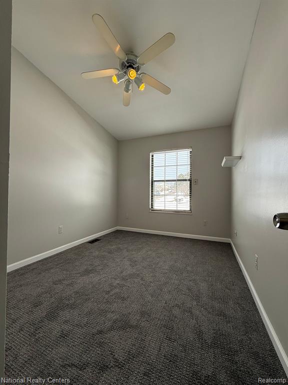 38959 COUNTRY Circle, Farmington Hills, MI 48331 — Photo 20