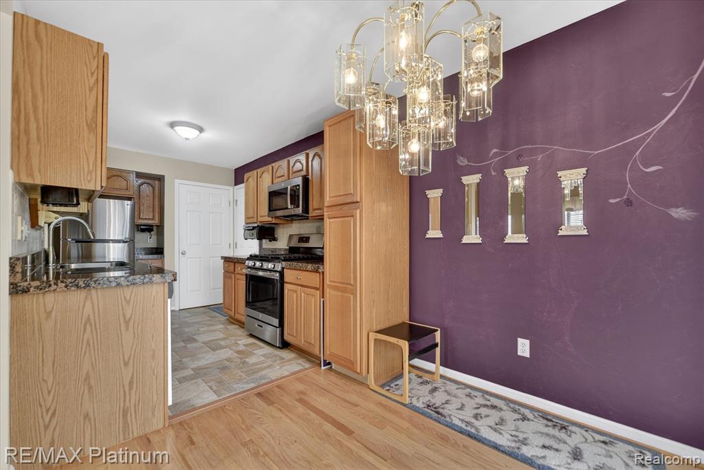 728 Griswold Street, Howell, MI 48843 — Photo 8
