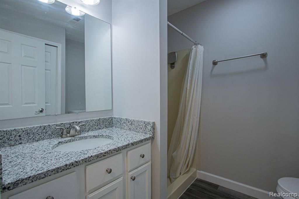 75 ROSEBUD Lane, Mount Clemens, MI 48043 — Photo 8