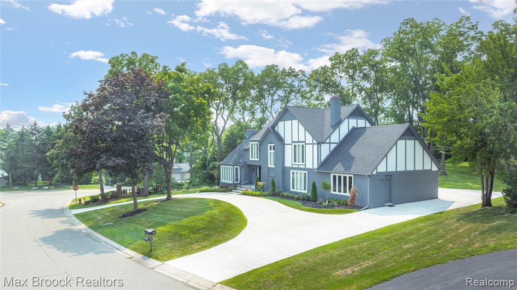 4490 Strathdale Lane, West Bloomfield, MI 48323 — Photo 4